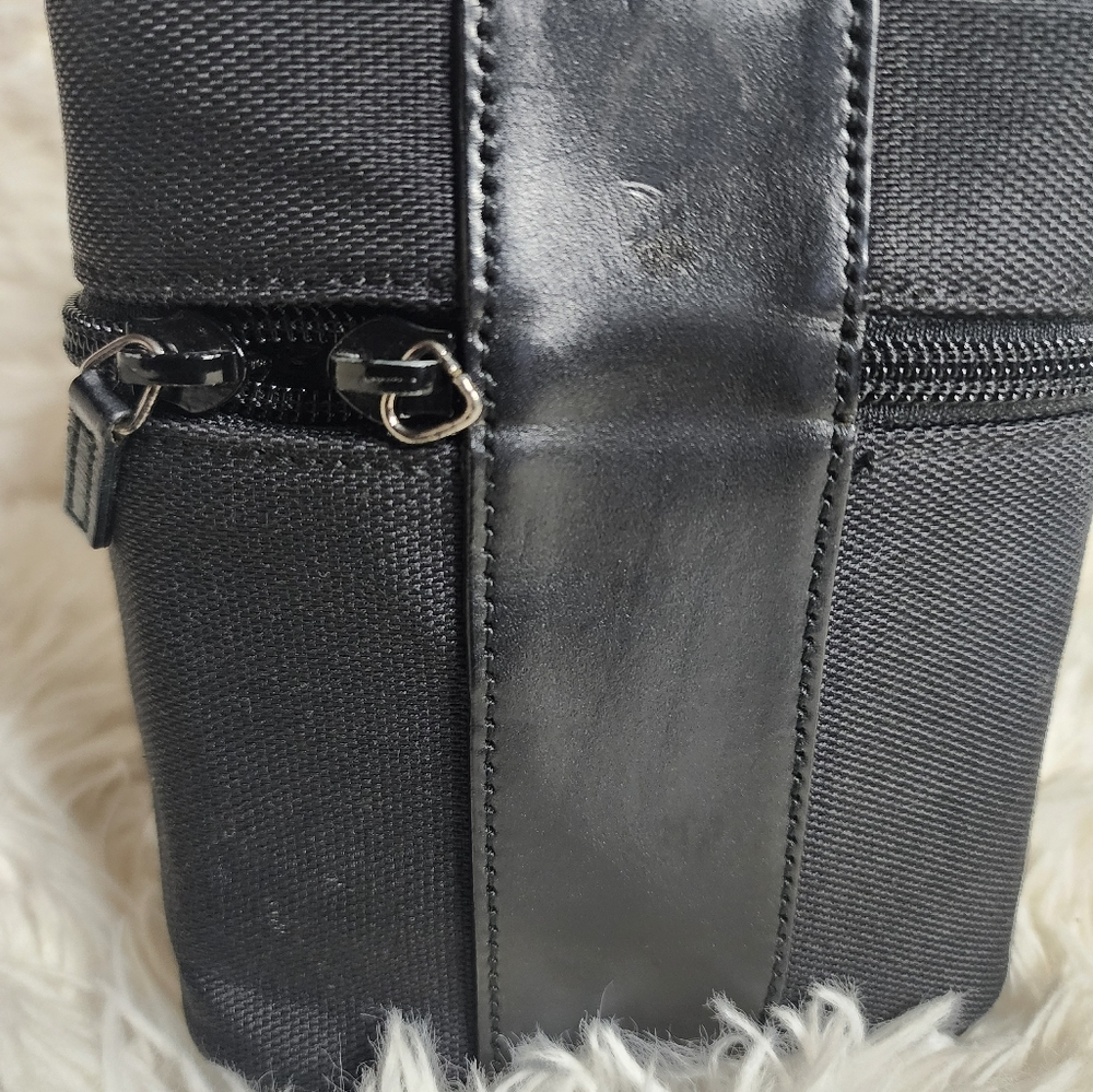 Gucci Vanity Leather And Canvas Bag - Picture 4 of 10